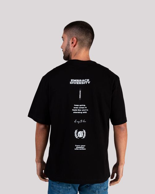 Camiseta negra oversize estampado espalda para hombre